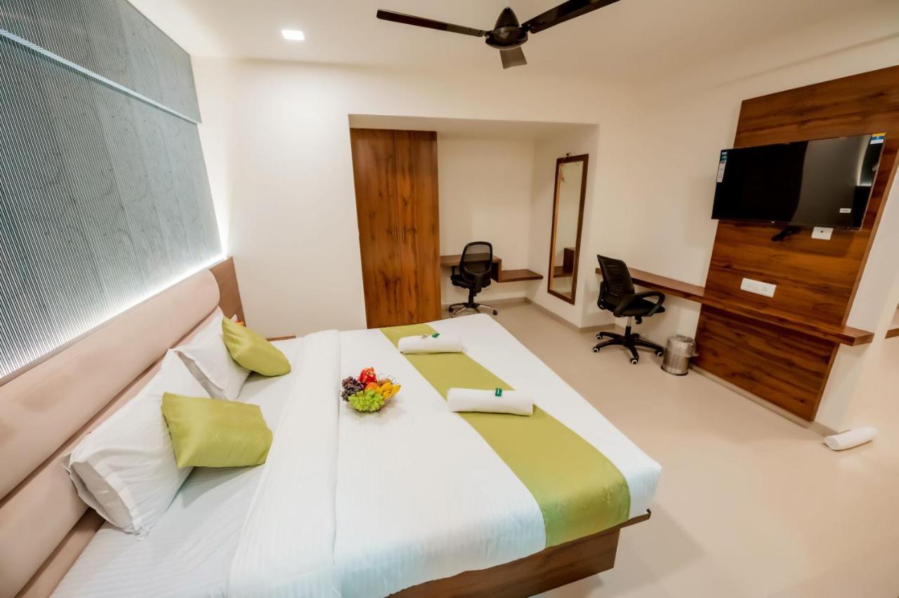 Hotel Heraa International Mangalore Exteriör bild